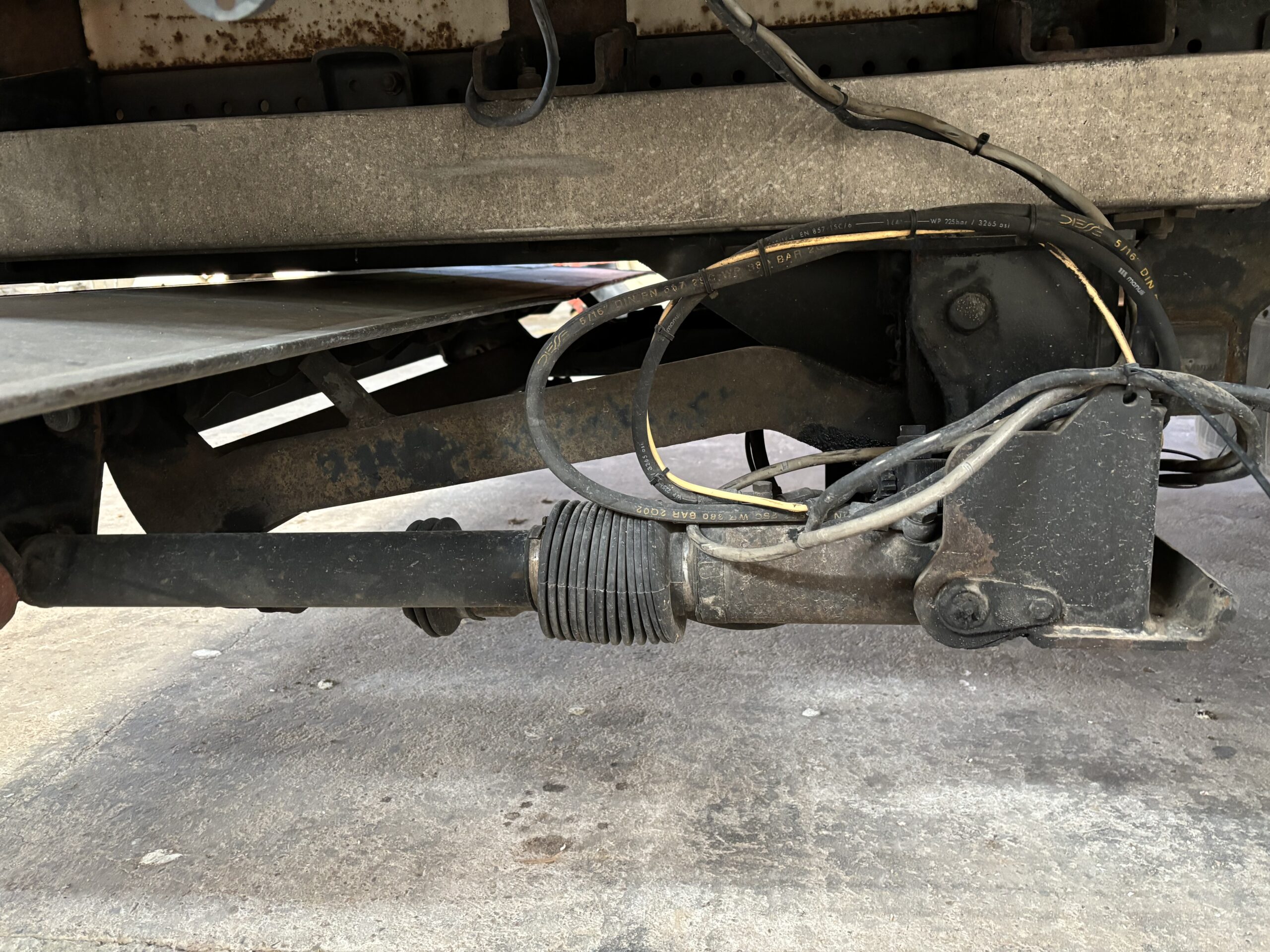 RENAULT MIDLUM 12.220 PLATAFORMA ELEVADORA 2003 - Imagen 22