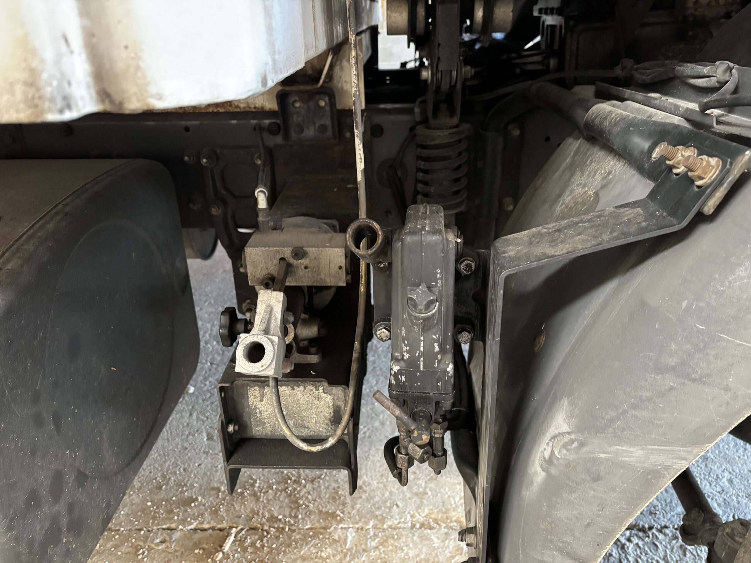 RENAULT MIDLUM 12.220 PLATAFORMA ELEVADORA 2003 - Imagen 19