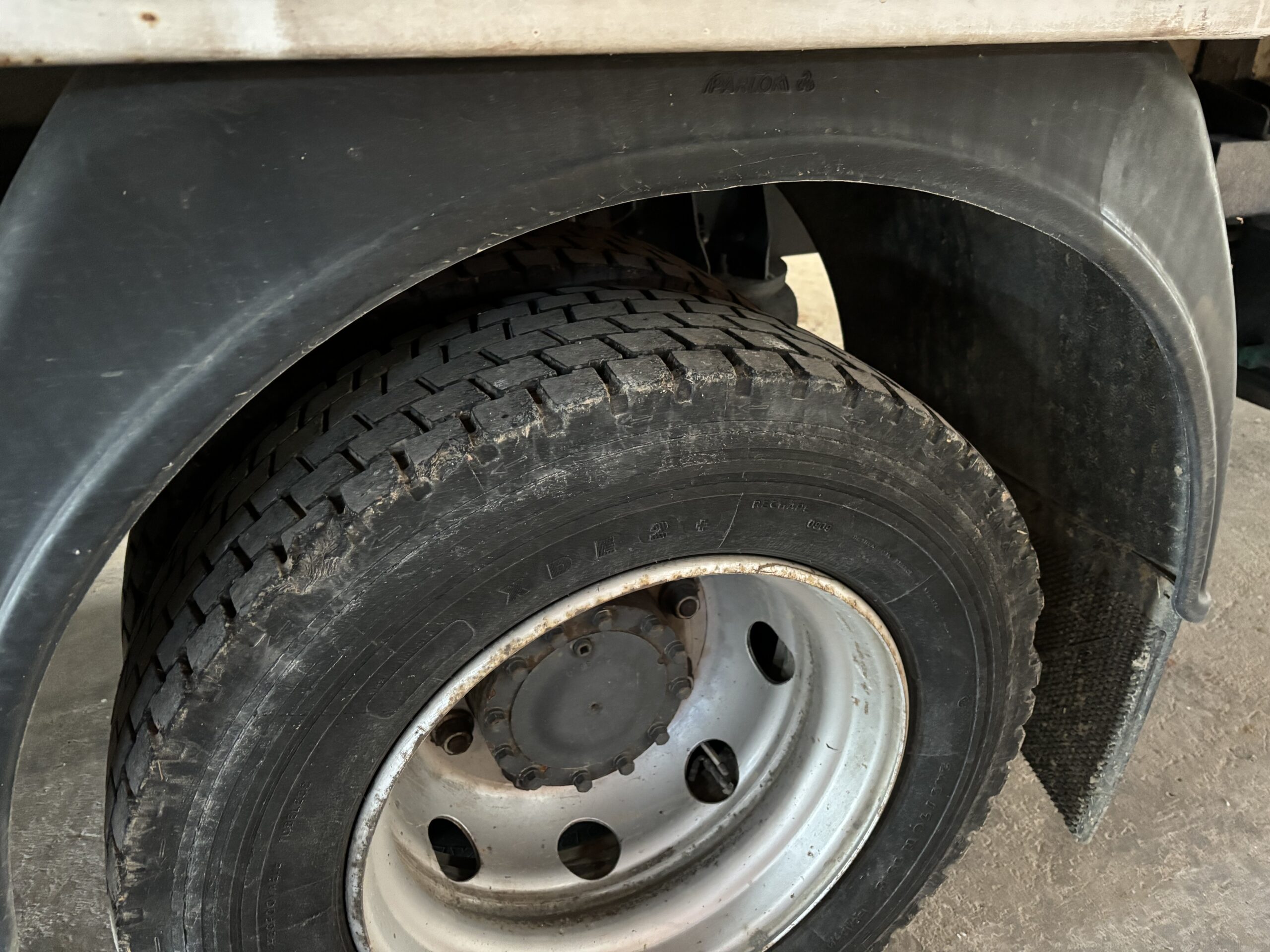 RENAULT MIDLUM 12.220 PLATAFORMA ELEVADORA 2003 - Imagen 15