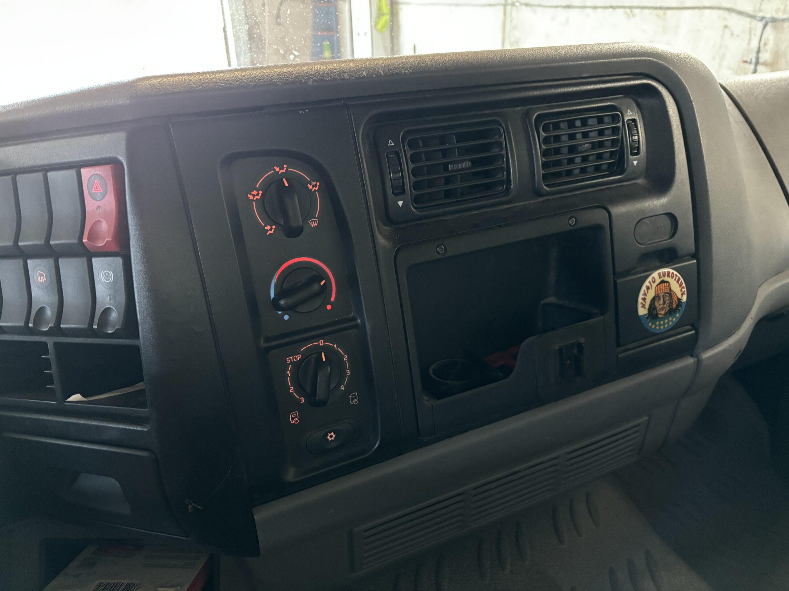 RENAULT MIDLUM 12.220 PLATAFORMA ELEVADORA 2003 - Imagen 9