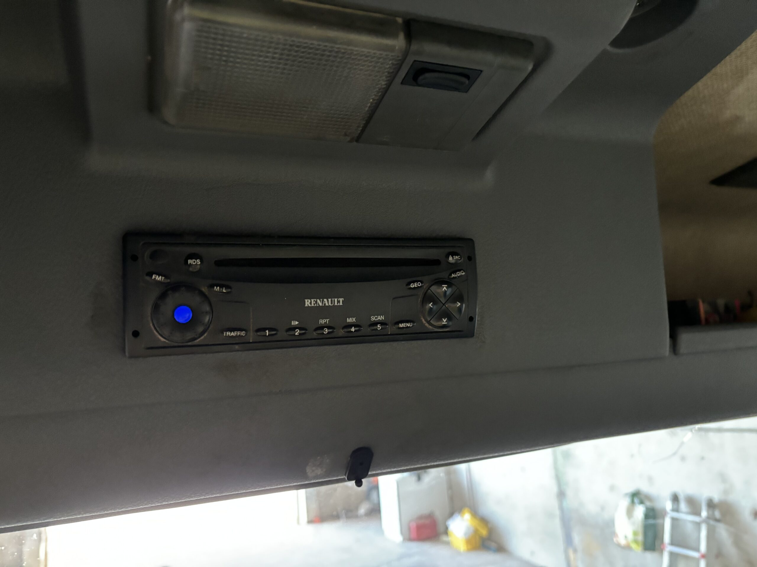 RENAULT MIDLUM 12.220 PLATAFORMA ELEVADORA 2003 - Imagen 13