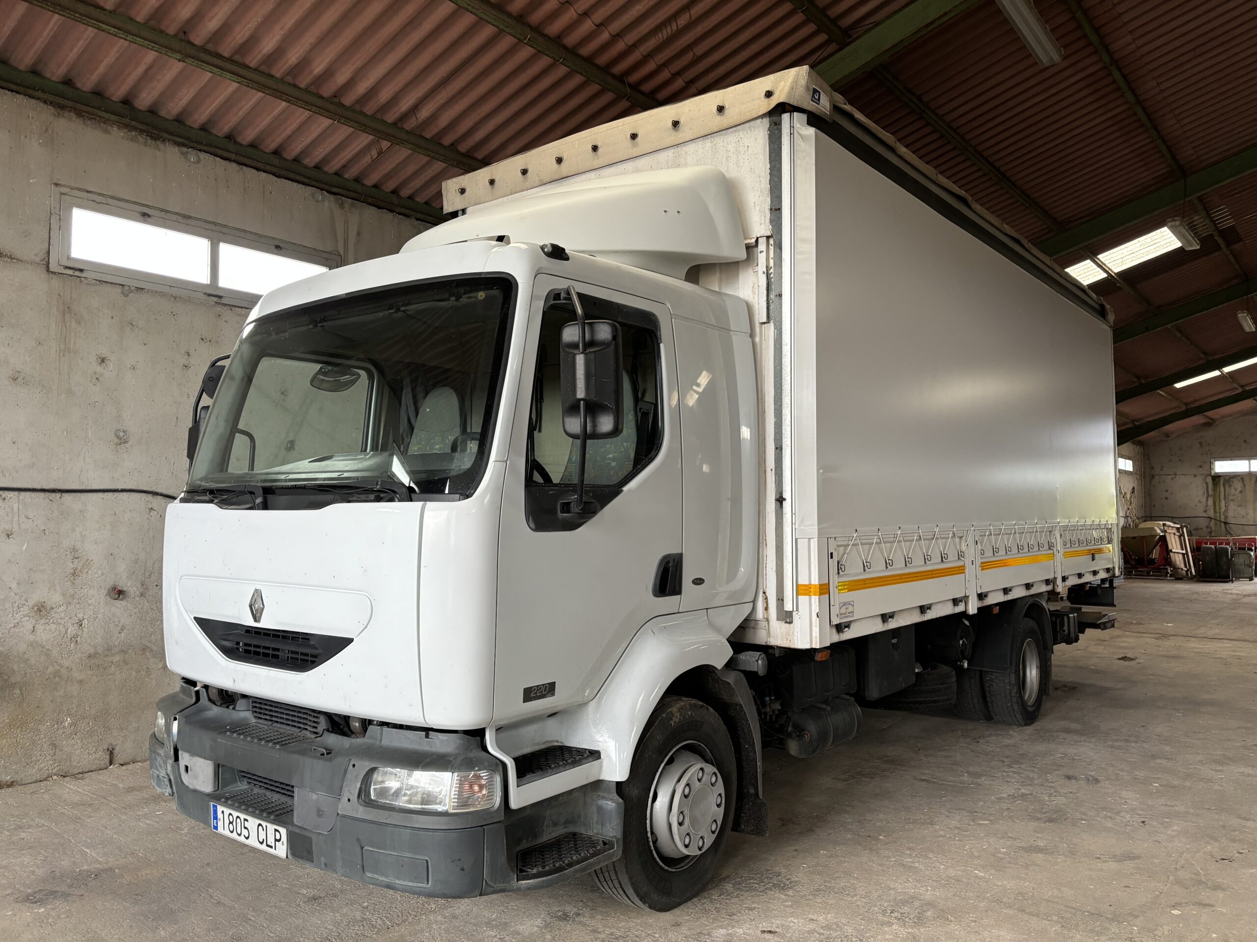 RENAULT MIDLUM 12.220 PLATAFORMA ELEVADORA 2003 - Imagen 2