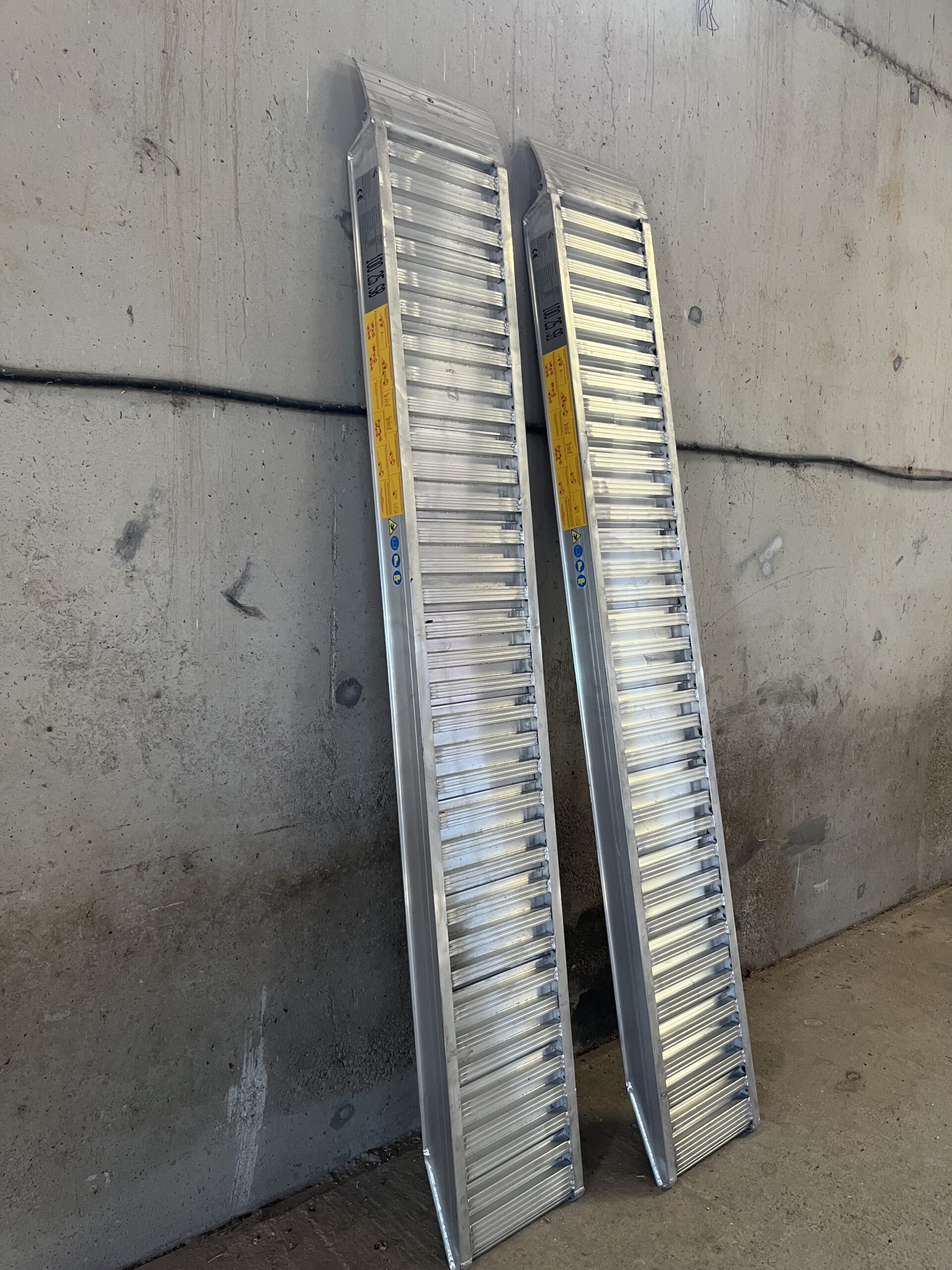 RAMPAS DE ALUMINIO PARA MAQUINARIA