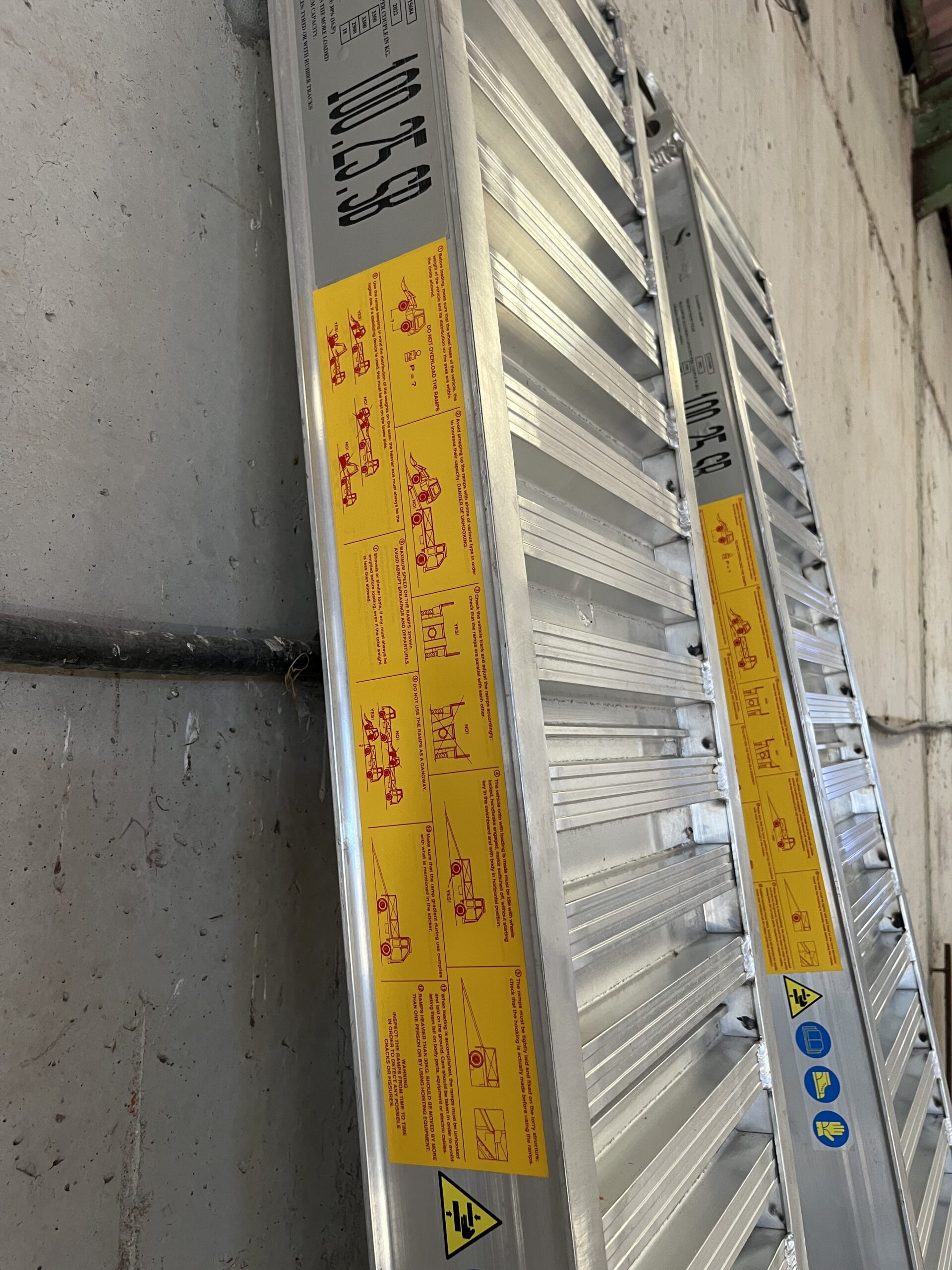 RAMPAS DE ALUMINIO PARA MAQUINARIA - Imagen 5